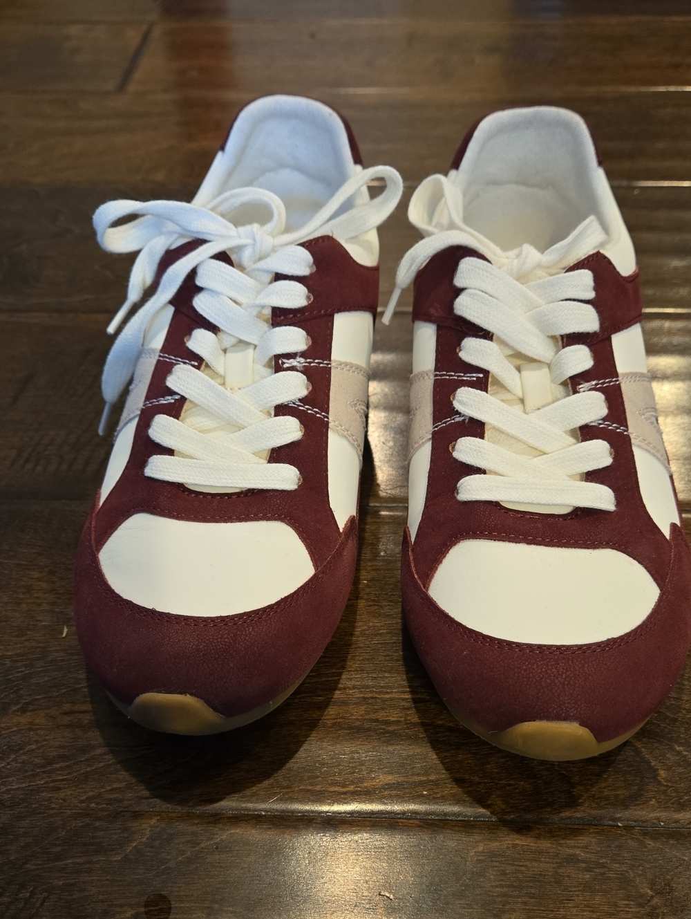 Loft Low Profile Sneaker - Picture 4 of 9